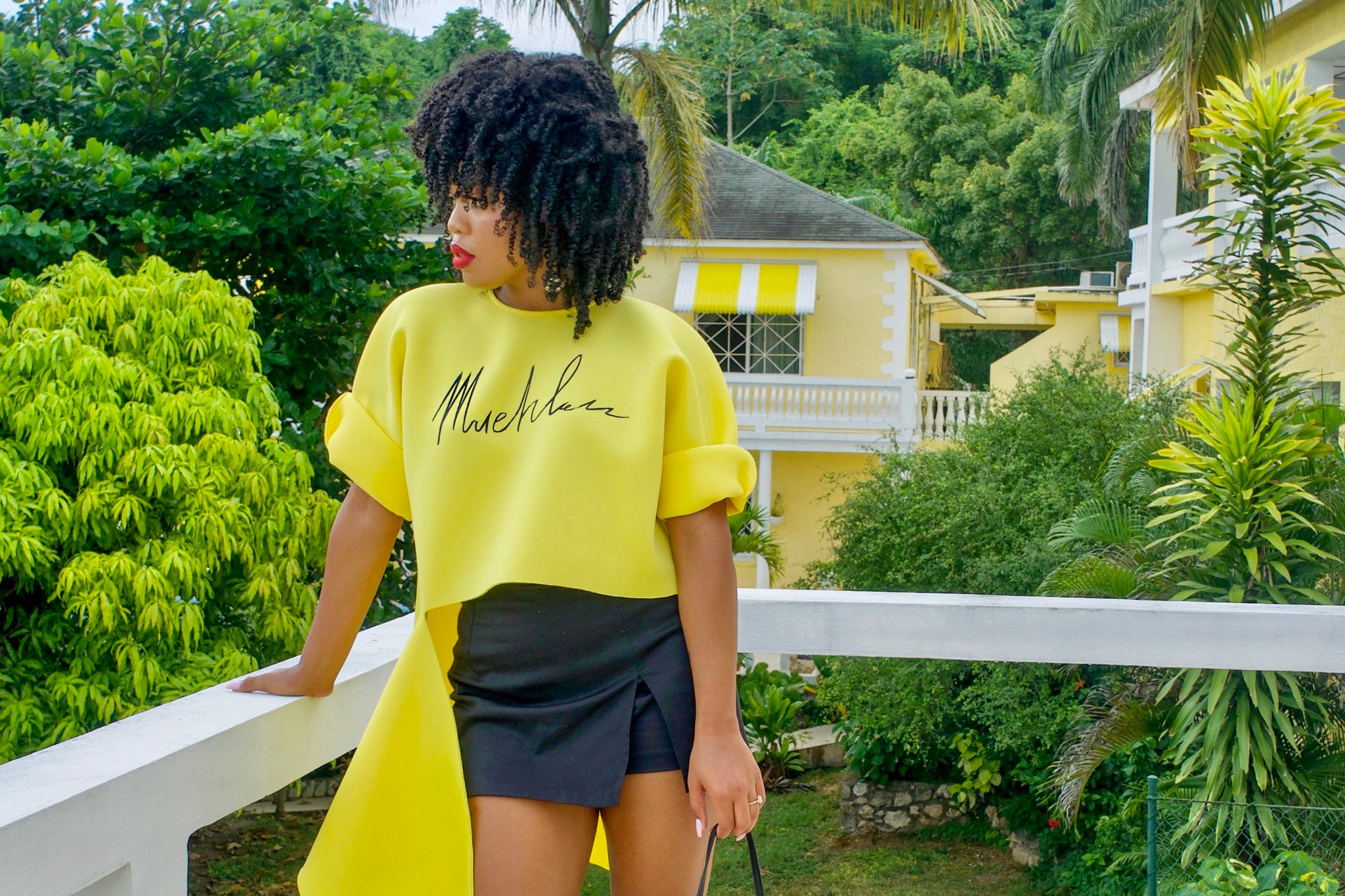 #MueMuse: Natasha Leeds Gives Us Vaca Feels in the Yellow Slashed Sweatshirt