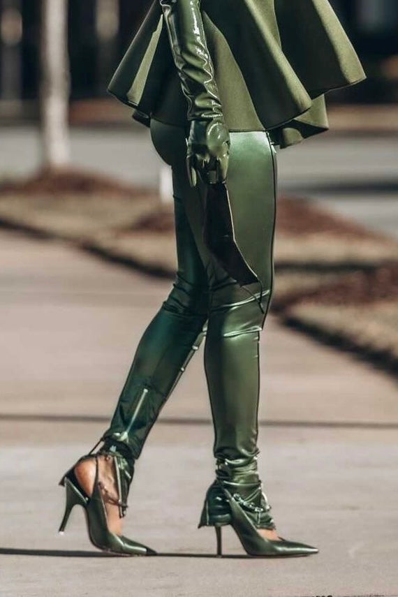 Catch Up Vinyl Leggings